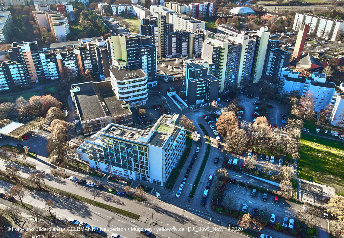 18.11.2020 - Marx-Zentrum und Wohnanalge Karl-Marx-Ring 52-62 in Neuperlach